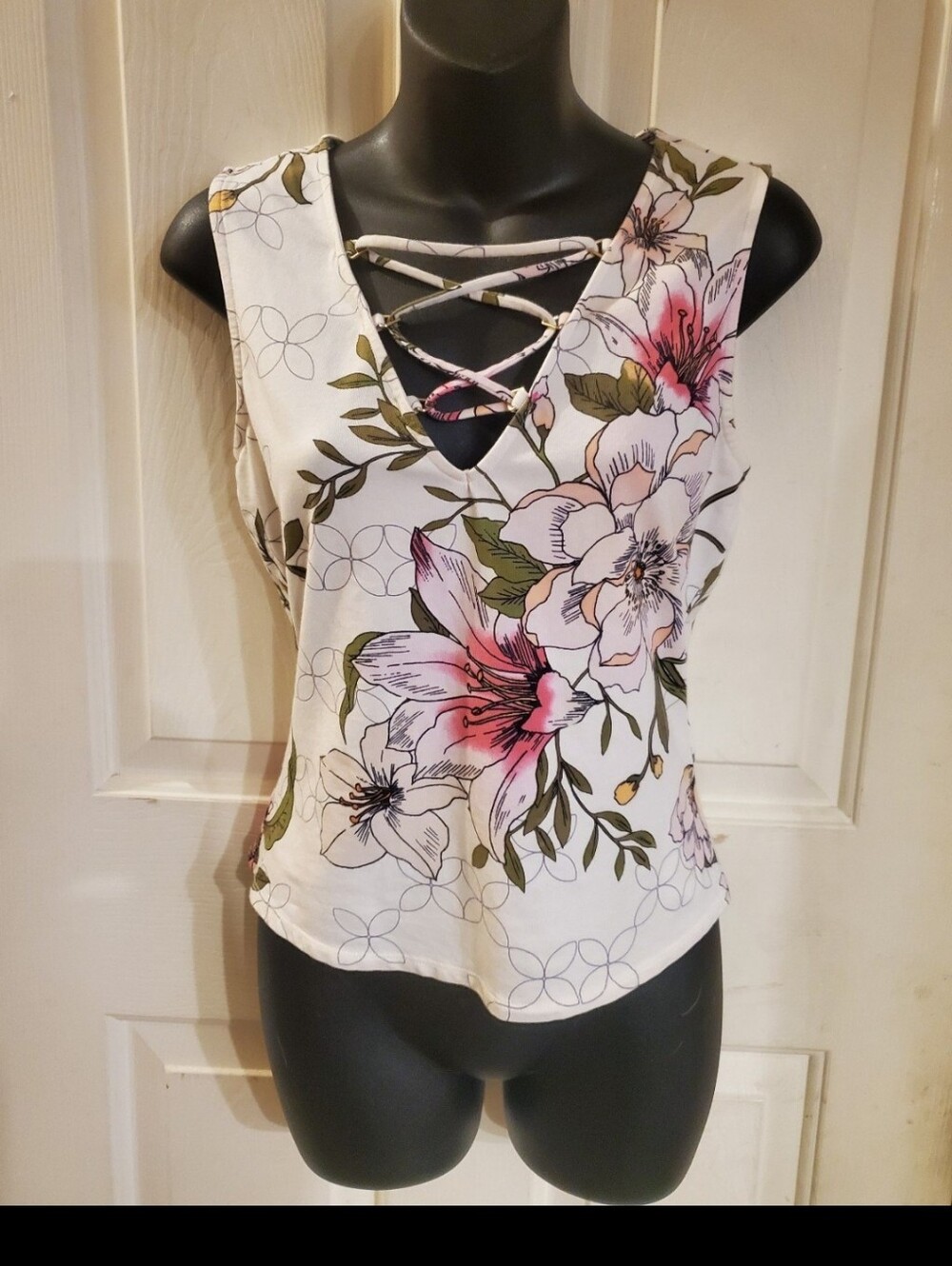 GUESS White Floral Crisscross V-Neck Tank with Pink Accents